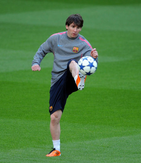 国足备战世预赛进入冲刺阶段